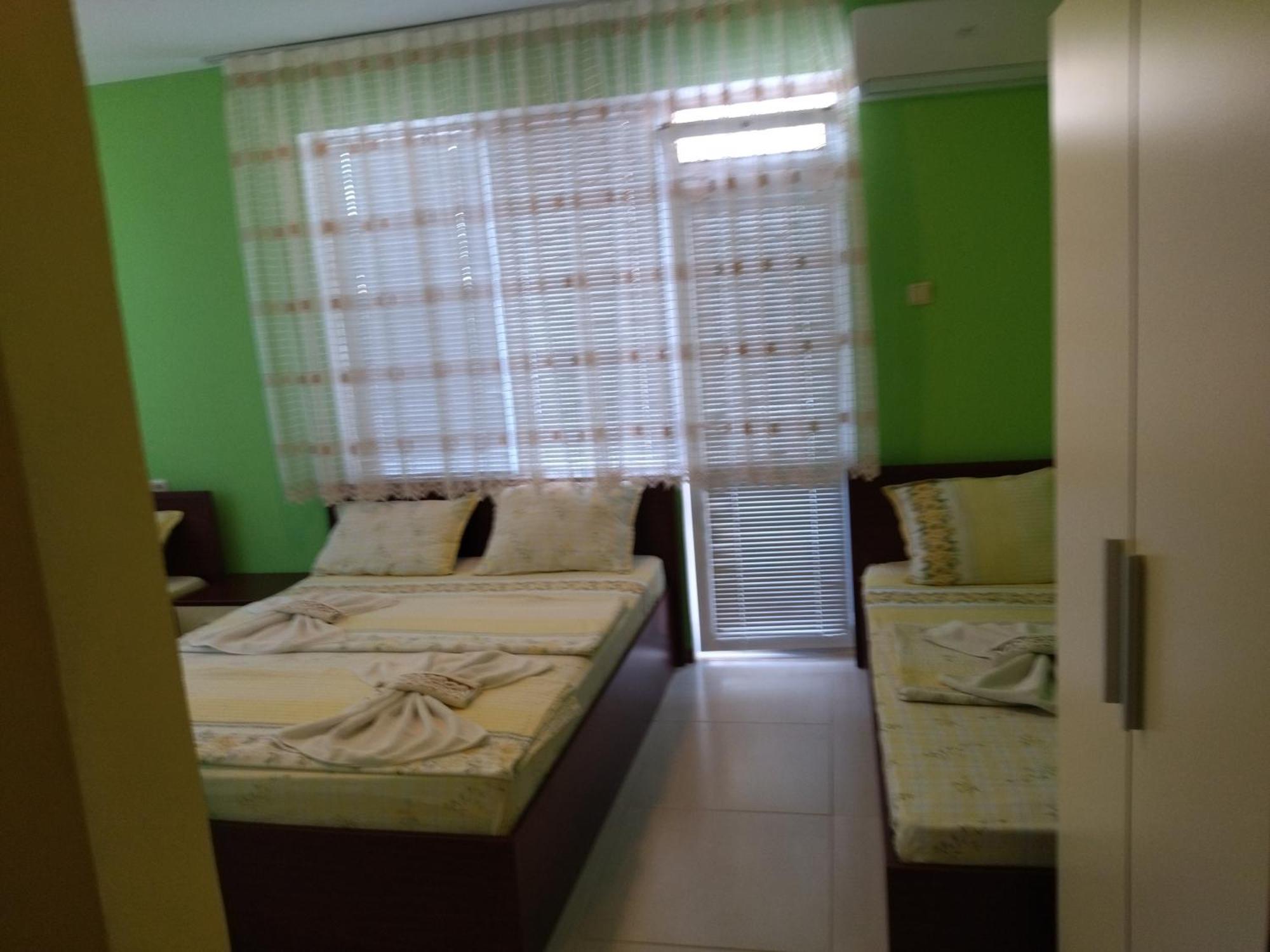 Фамилна Къща Джоко Hotel Kiten  Bilik gambar
